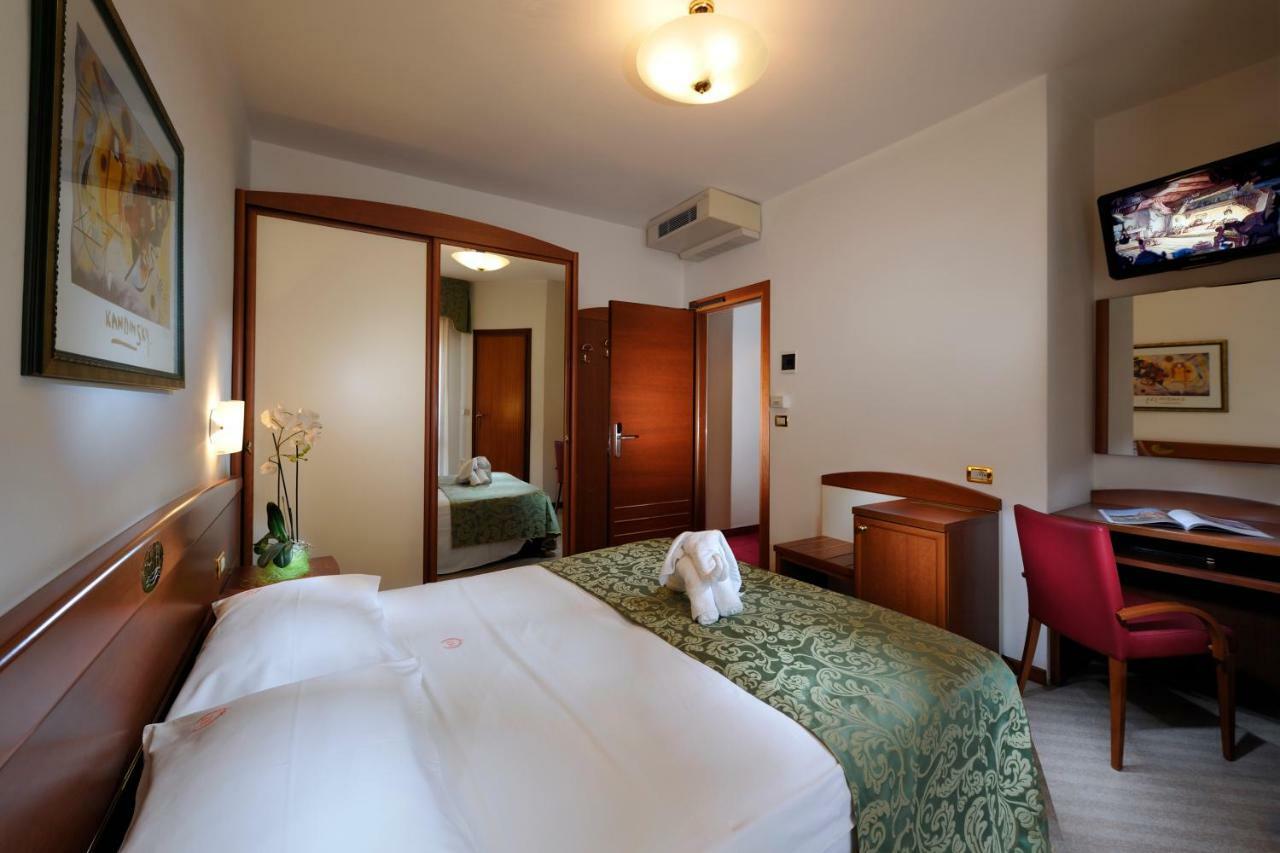 Hotel Eden ビビオーネ エクステリア 写真